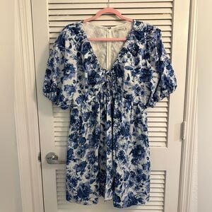 Abercrombie & Fitch Cinch-Front Poplin Mini Dress
Size XL